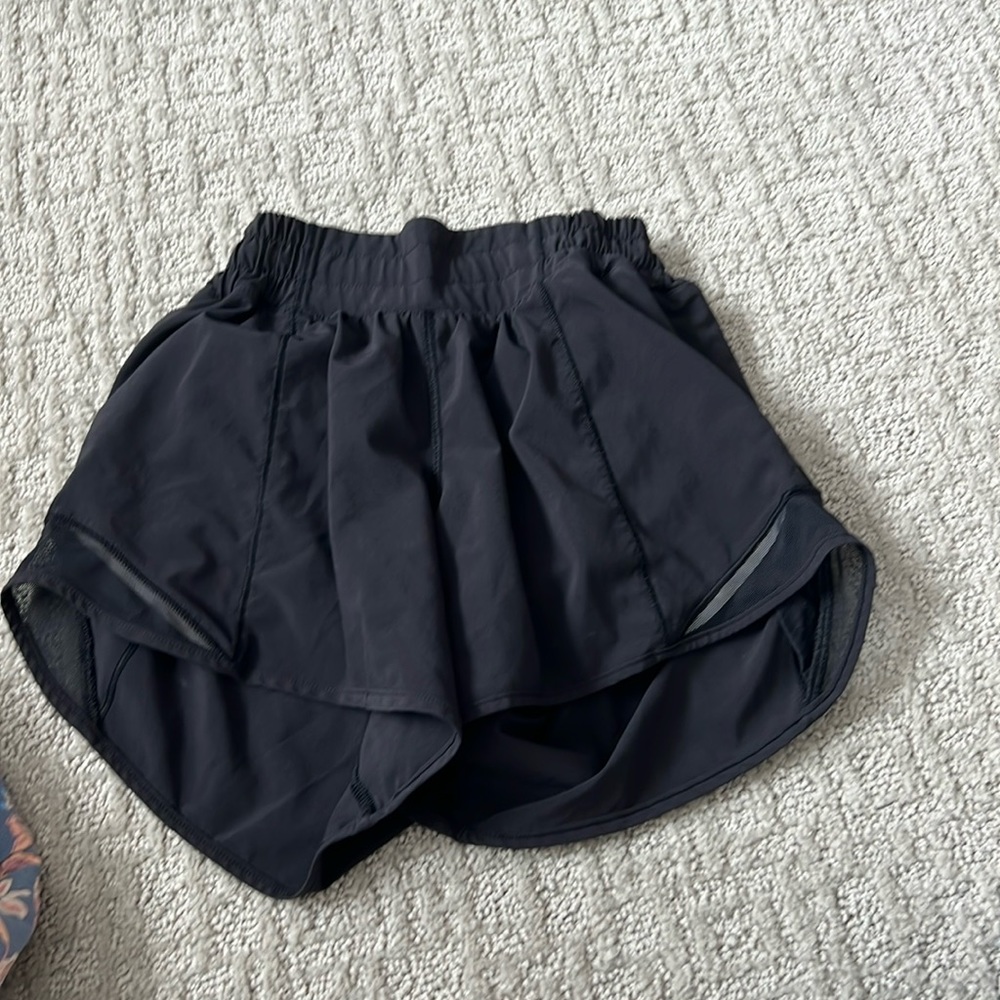 Lululemon black hotty hot shorts